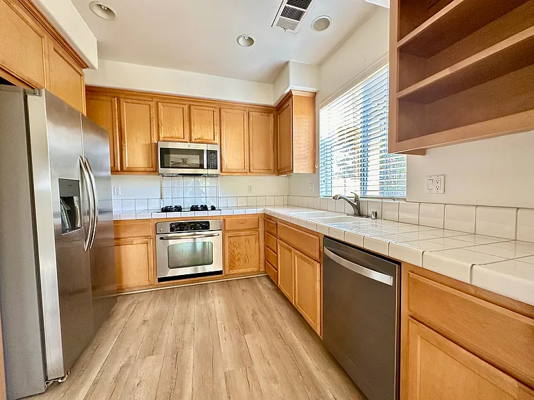 40253 Bonica Rose Ter — Photo 17