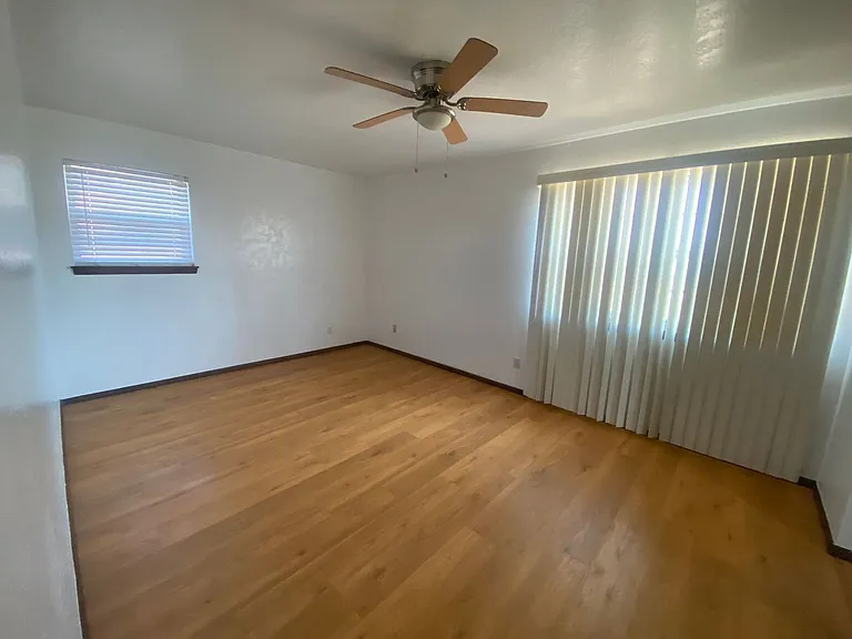 1733 Aspen Ave — Photo 5