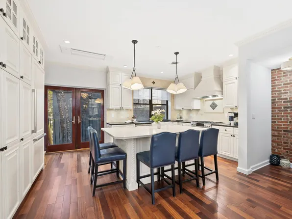 944 Bloomfield Street image 9 of 37