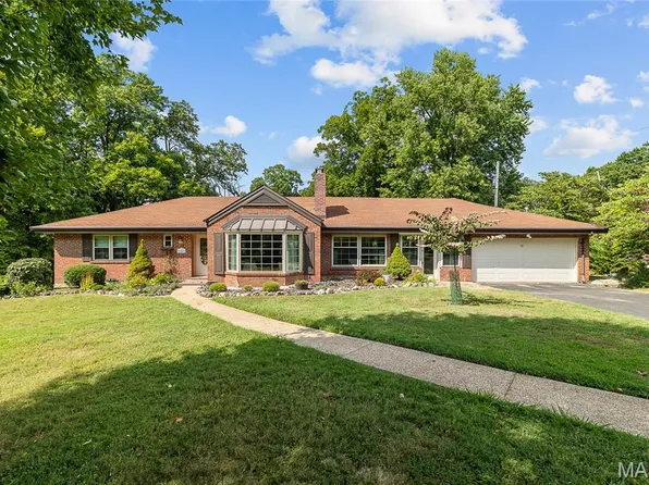 10 Finlay Rd, Saint Louis, MO 63122