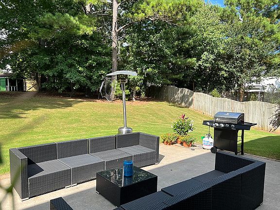 4th image of 406 Freedom Ln