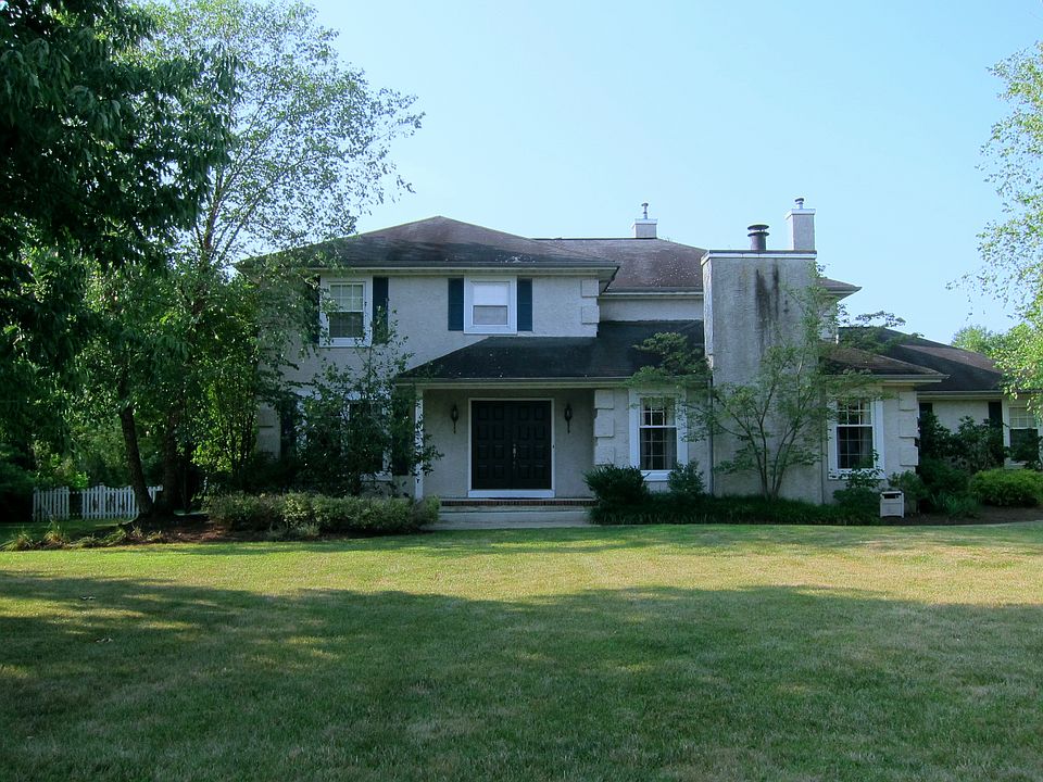 1st image of 132 Dorchester Way
