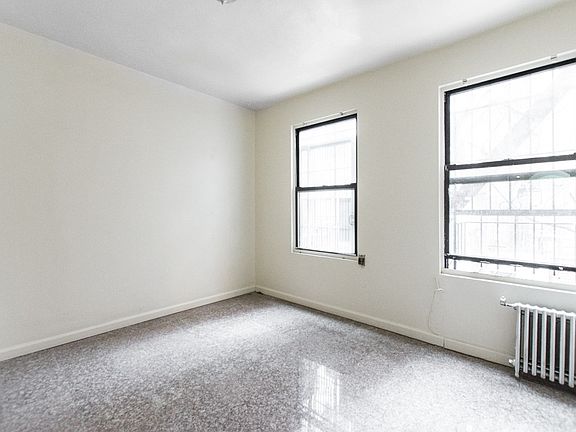 4th image of 553 2nd Ave