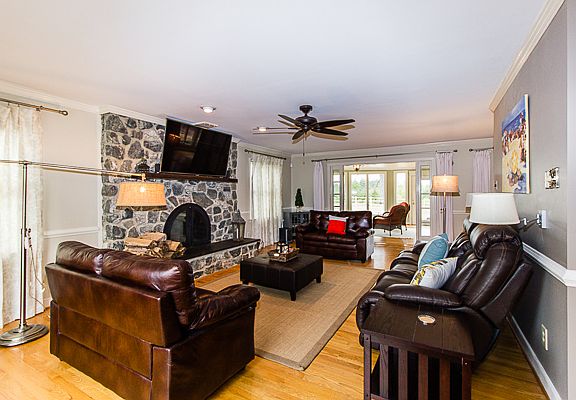 5th image of 3145 Grassland Dr