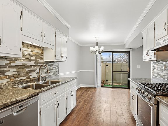 5th image of 1067 Southgate Rd