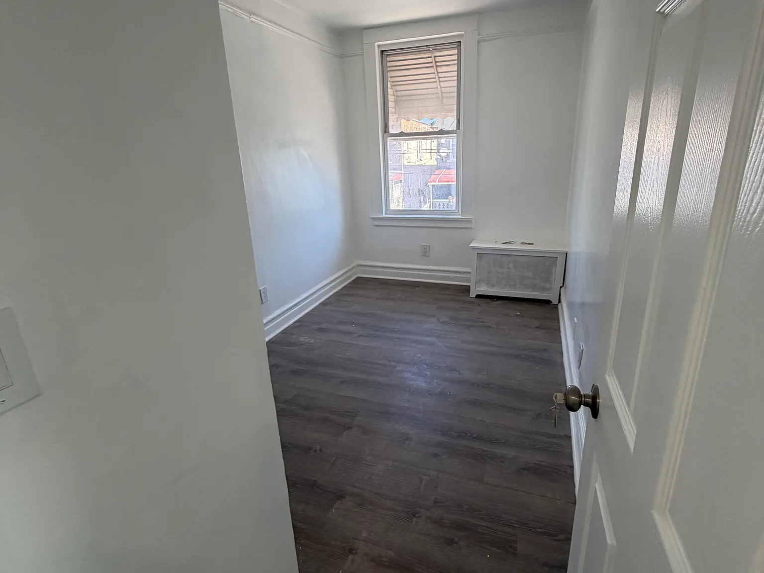 4 bed, $3,900 — Photo 4