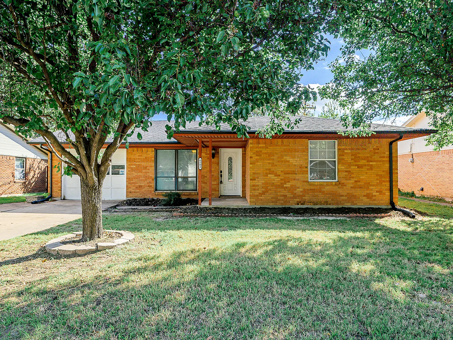 3 bed, 1650 sqft, $1,700 — Photo 2