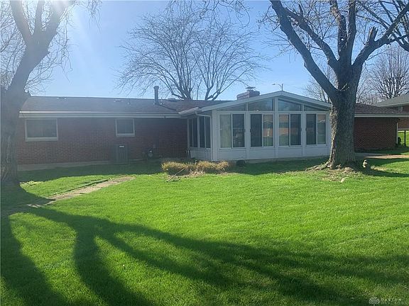2nd image of 3836 Castano Dr