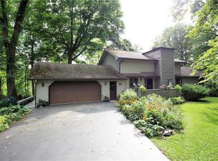 8540 Oatka Trl, Le Roy, NY 14482