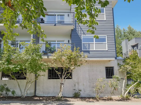 614 S Nevada St Unit A, Portland, OR 97219