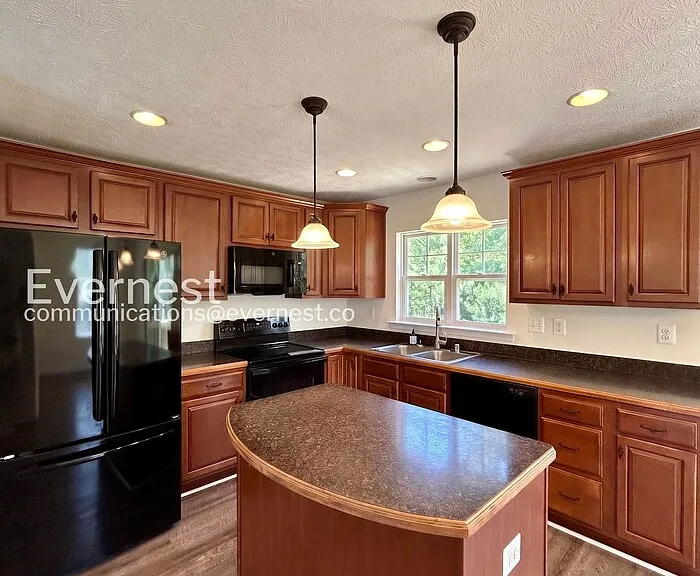 18339 Democracy Ave — Photo 2
