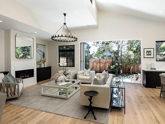 3rd image of 929 Loraine Ave