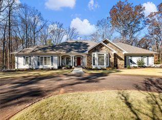 86 Forest Hill Ct, Commerce, GA 30529