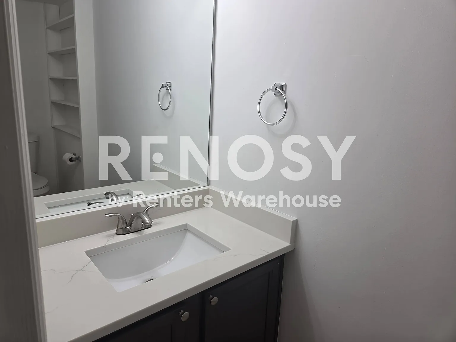 2/2.5 End Unit Townhome — Photo 4
