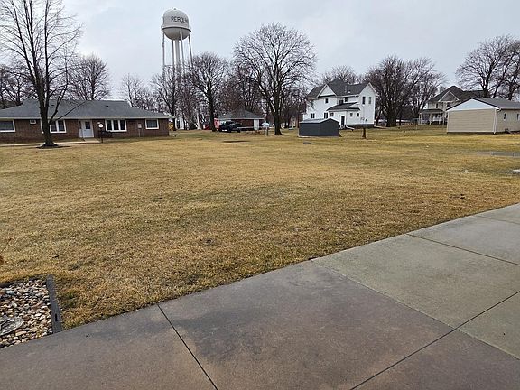 3rd image of 203 E Ridge St