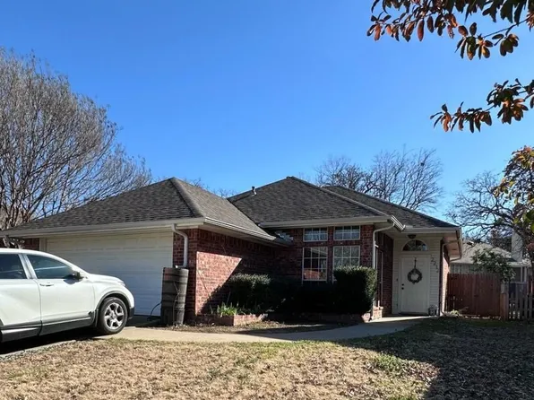 2212 Lattimore St, Denton, TX 76209