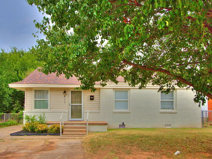 411 Showalter Dr