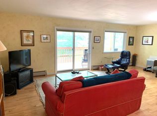 M6 Stonehedge Dr, South Burlington, VT 05403