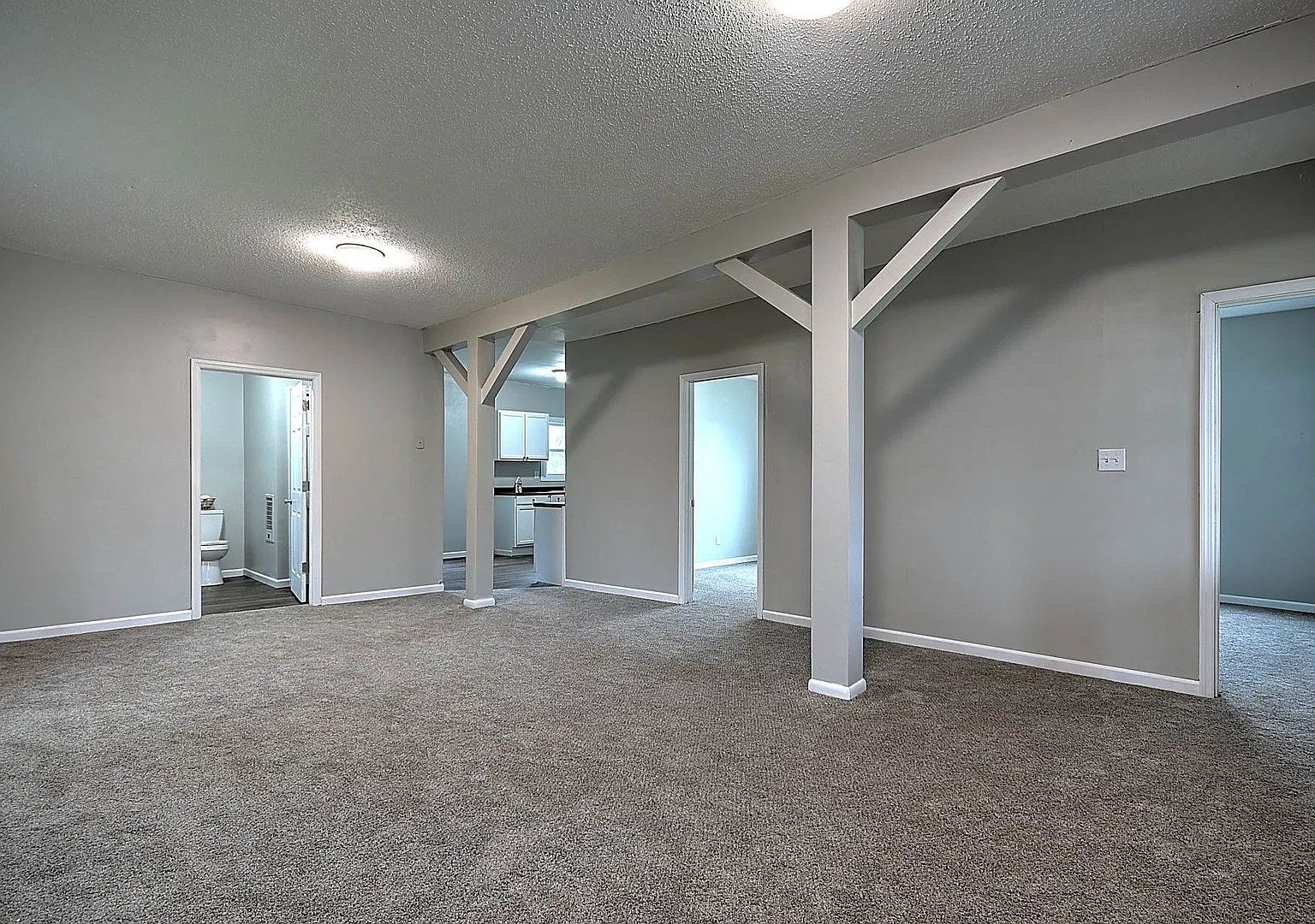 South McKee St , 635 — Photo 4