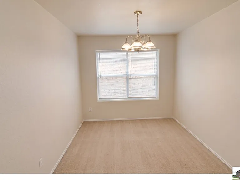 1906 Flagstaff Dr — Photo 13