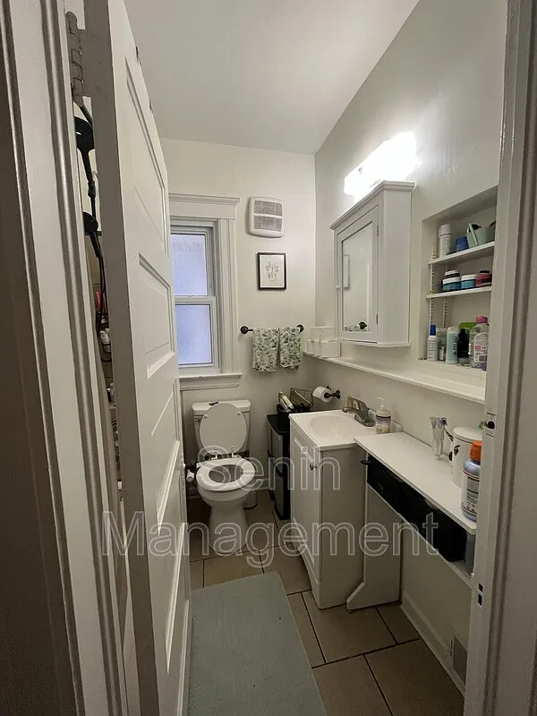 2 bed, 1.0 bath, 900 sqft, $945 — Photo 4