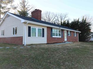 11 View Dr, Stuarts Draft, VA 24477