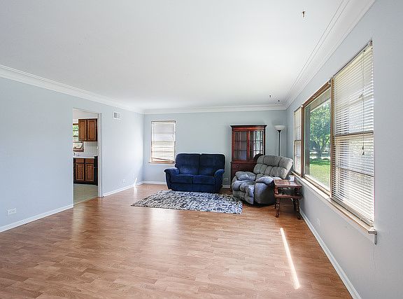5th image of 206 W Berkshire Ave