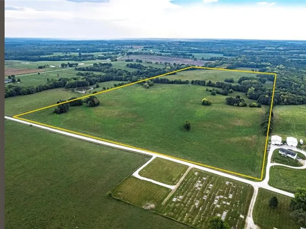 W 220th St, Polo, MO 64671