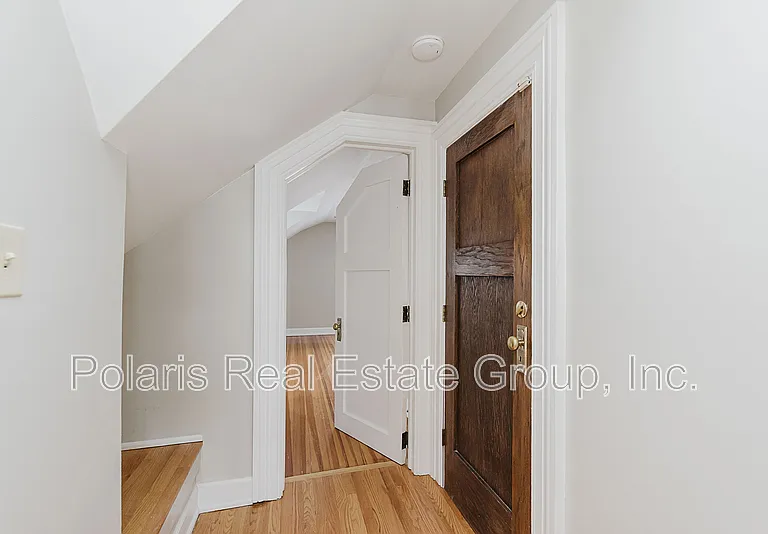 101 E 14th St #3 — Photo 25