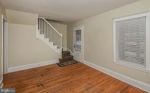 3 bed, 1.5 bath, 1120 sqft, $2,700 — Photo 3