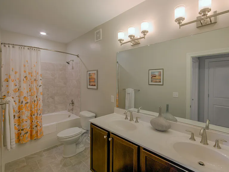 Covepointe at the Landings — Photo 7