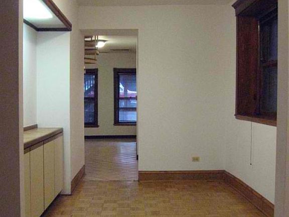 3rd image of 1308 N Hoyne Ave #1