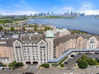 100 Shearwater Ct E APT 64, Jersey City, NJ, 07305
