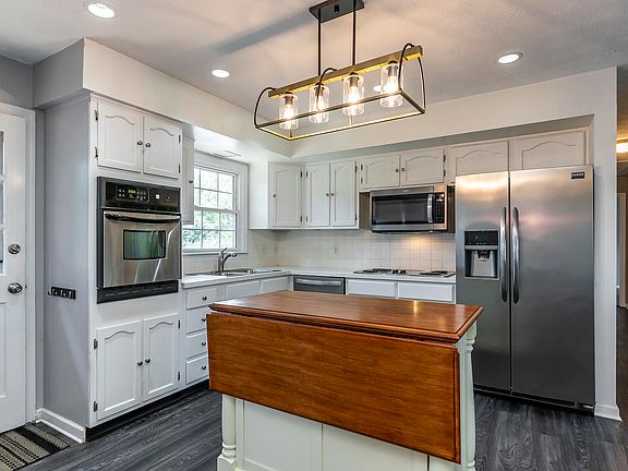 3rd image of 3402 Tisdale Dr
