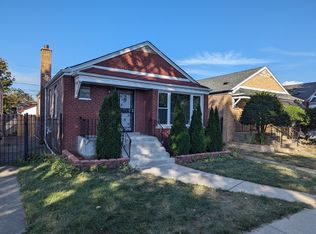 8936 S Ridgeland Ave, Chicago, IL 60617