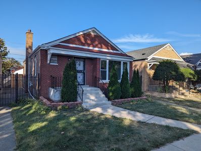 8936 S Ridgeland Ave, Chicago, IL, 60617