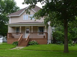 246 Briggs Ave, Readlyn, IA 50668