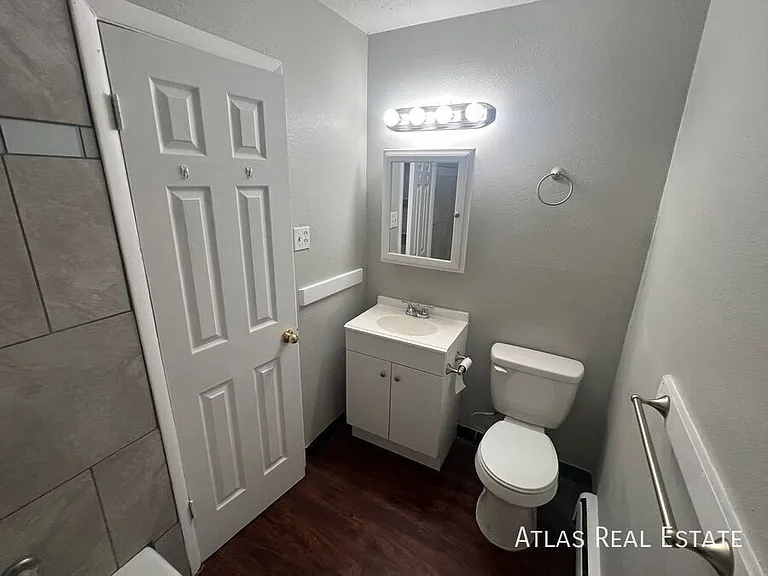312 W Alabama Ave — Photo 23