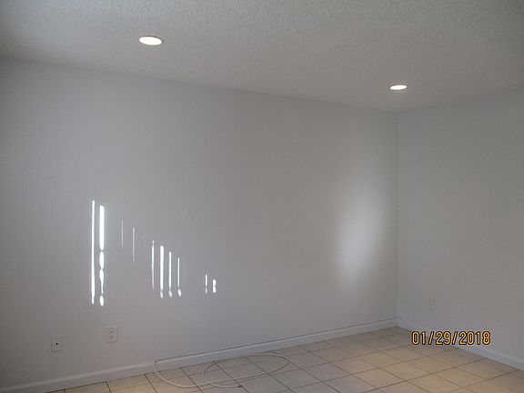 2nd image of 727 Boulevard Ave APT B