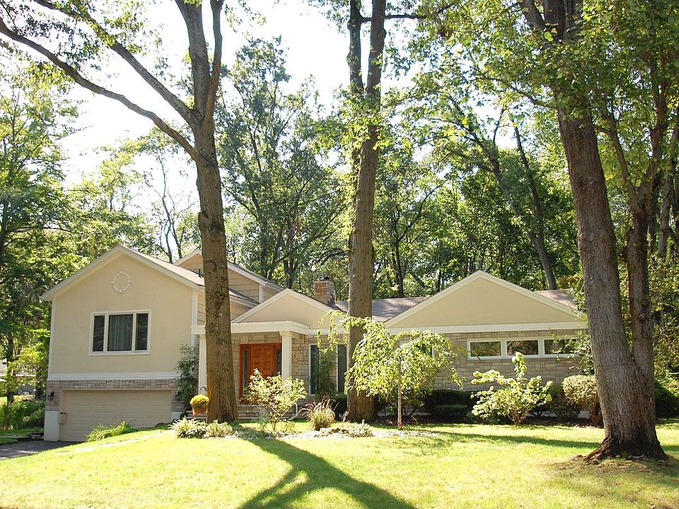 1st image of 65 Forest Dr