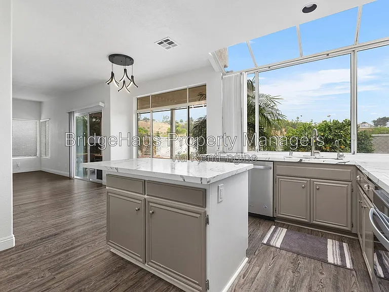 953 Gallery Dr — Photo 18