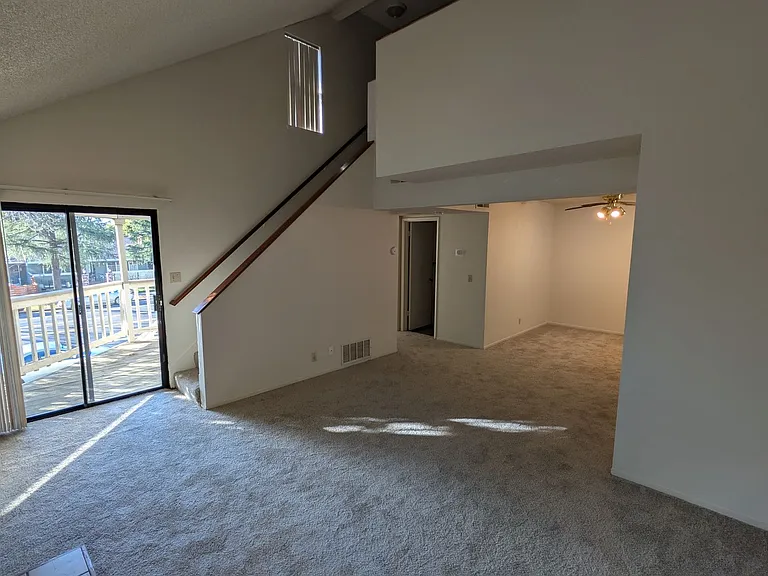 Eastlake Apartments — Photo 35