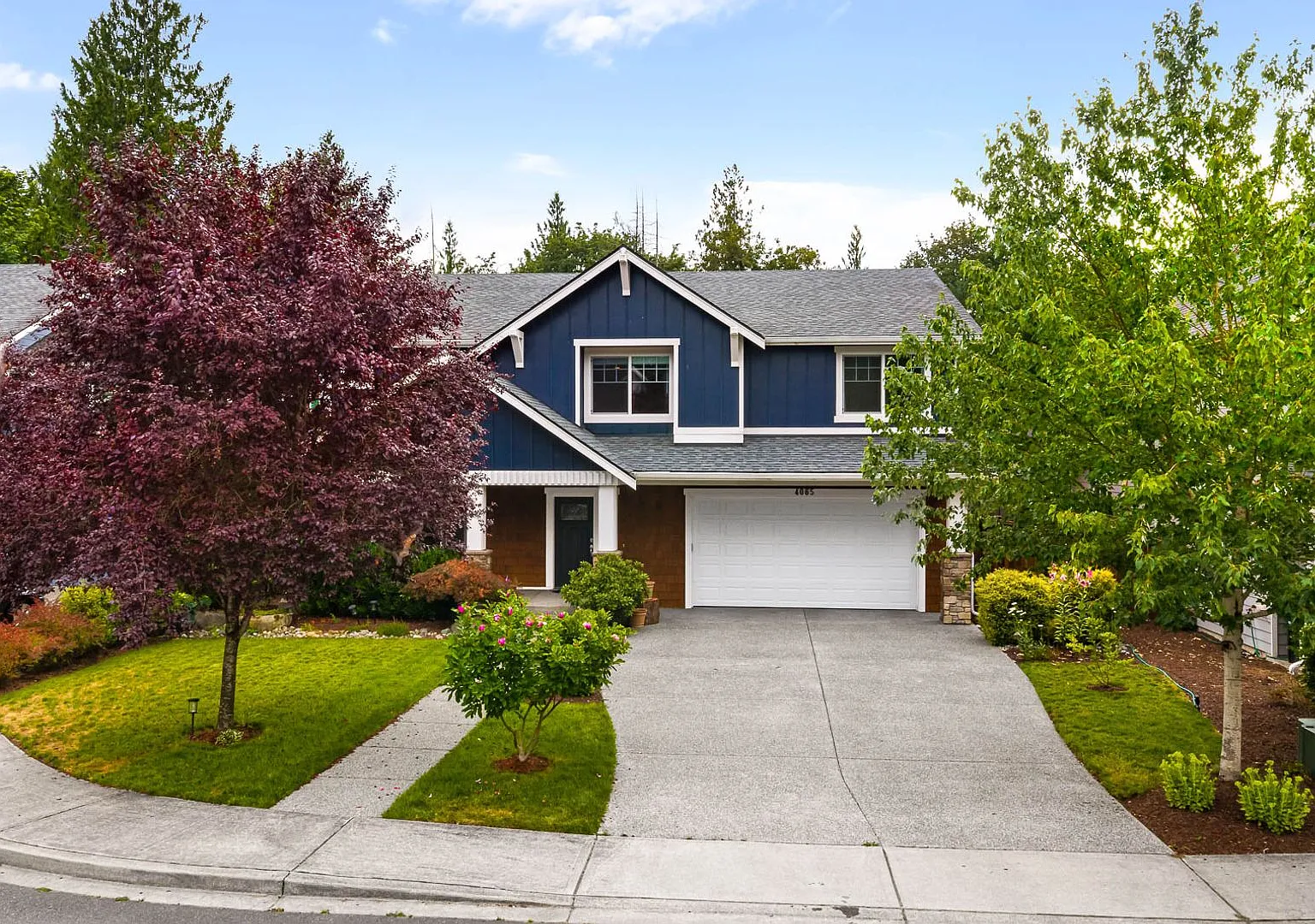 Spacious 5-Bedroom Home with Loft in Beautiful Carnation — Photo 1