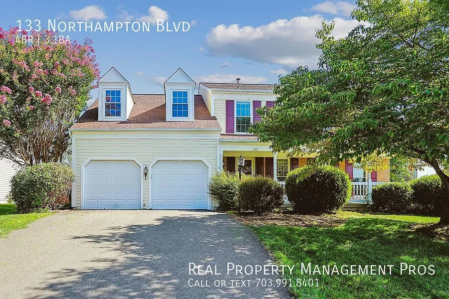 Single Family Home w/ Fenced in Yard! — Photo 1