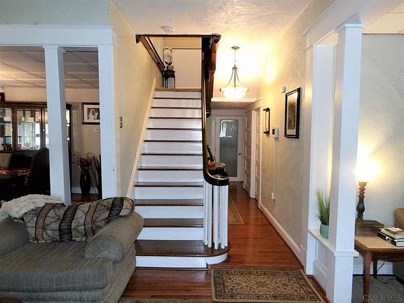 5th image of 219 Beechwood St