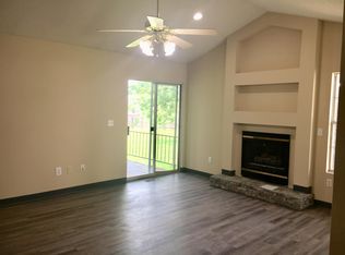 805 S Red Maple Ct, Nixa, MO 65714