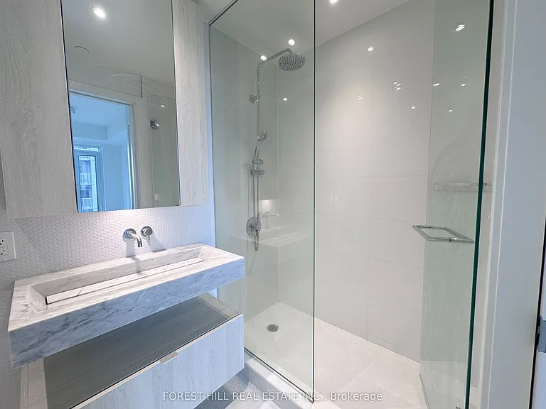 11 Yorkville Ave #3307 — Photo 20