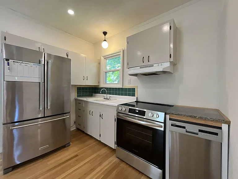 610 NE 79th Ave — Photo 8