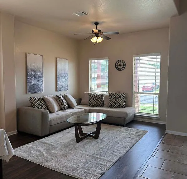 6900 Deorsam Loop — Photo 3