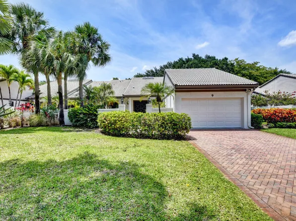9 Clubhouse Lane, Boynton Beach, FL 33436